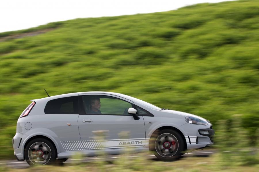  Abarth Punto Evo (199) 2010 года  (UK) (фото 18 из 45)